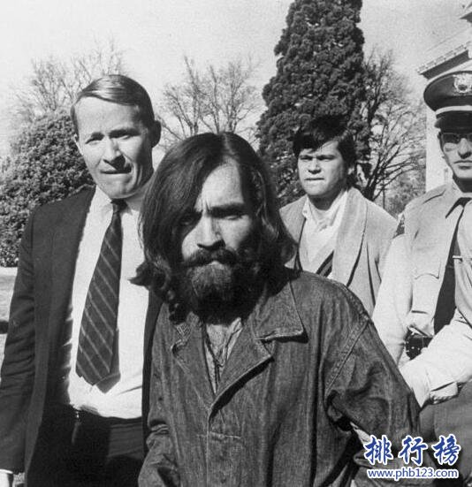 美国历史上最危险的杀手：查尔斯·曼森（英国连环杀手尼尔森）