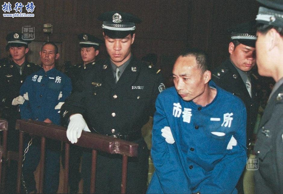 中国十大杀人魔:一个用轧面条机杀17人一个因口角杀12人