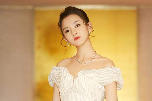 中国十大90后美女排行榜 郑爽李沁上榜，第一名是为新疆美女（中国90后十大美女排名榜）
