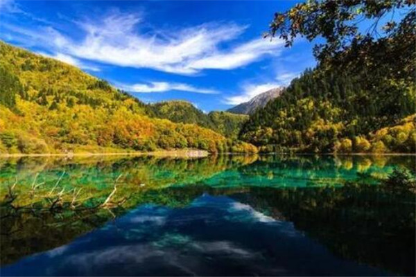 中国十大最美县城四川省排行榜 九寨沟县一定要去（四川最美的县城排名）
