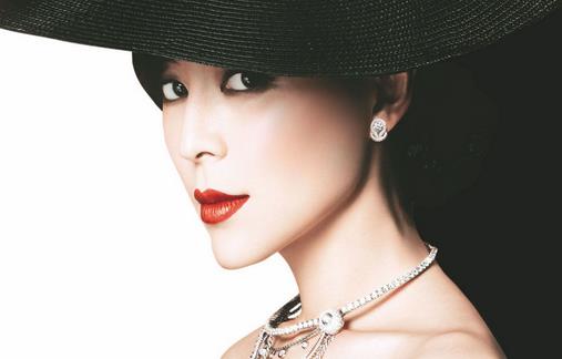 修容秘笈 饼脸变古典鹅蛋脸（修容的步骤及方法）