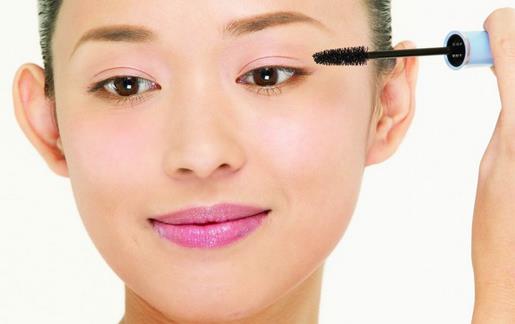 “年轻化妆法”让你重新爱上自己的脸（化妆中各种脸型的修饰方法）
