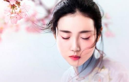 盘点 五种腮红的使用方法（盘点是什么意思）