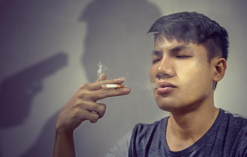 初中生吸烟行为：心理生理特征（学生吸烟的心理因素）