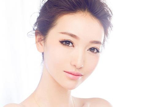 菜鸟入门妆容技巧要get（初学者日常妆容步骤）