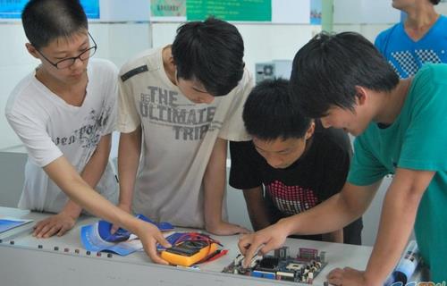 学生想变聪明，请多多动手（让学生变聪明的方法）