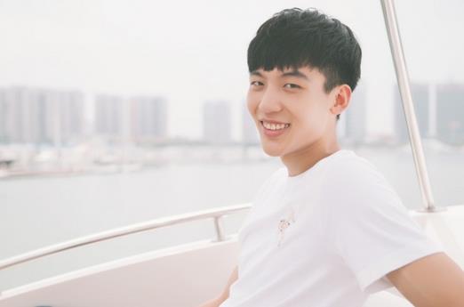 男人也爱上整容（整容的男人）